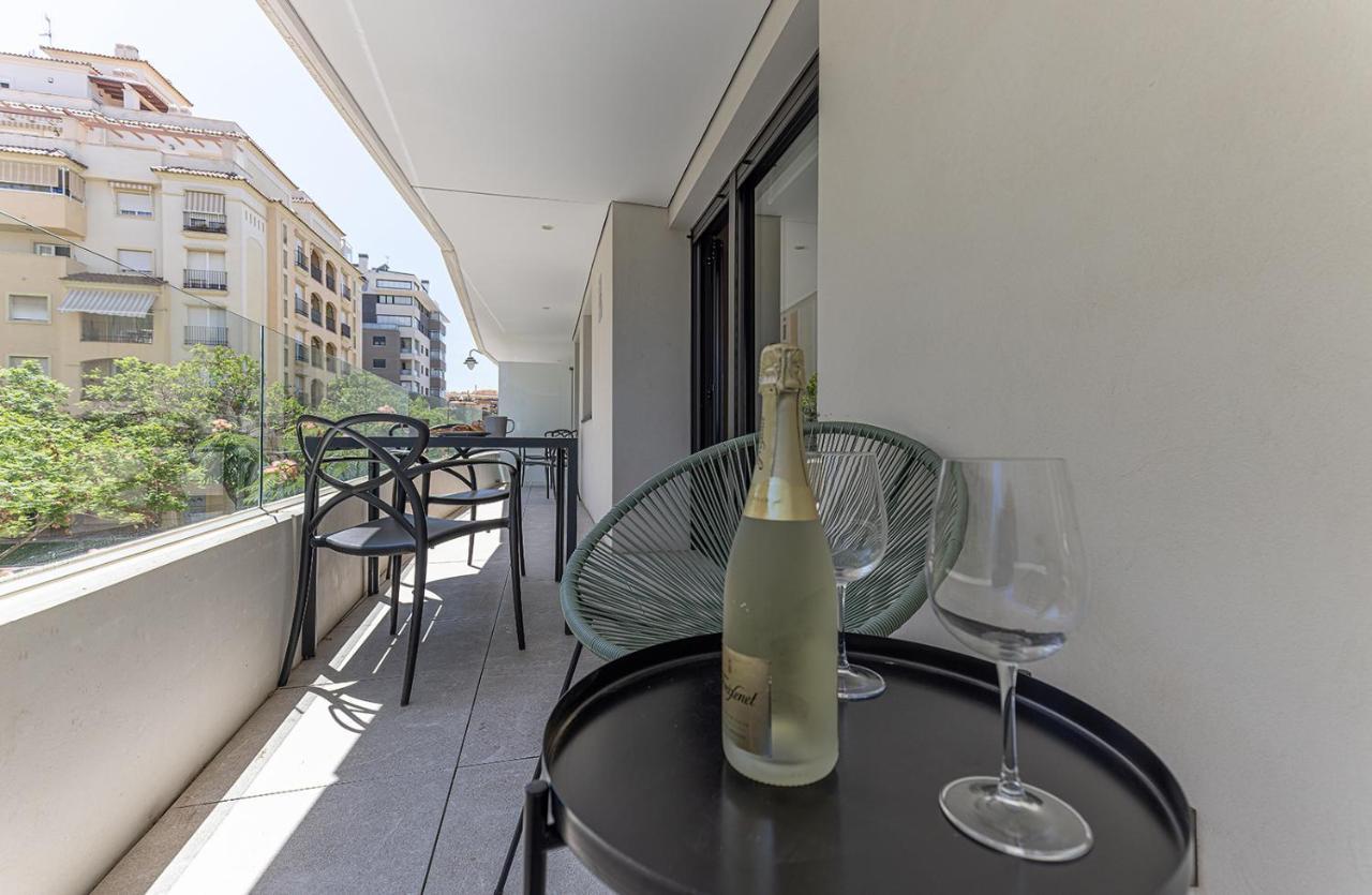 Stylish 2 Bedroom Apartment In Estepona Old Town Eksteriør billede